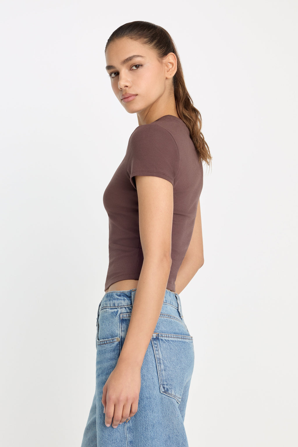 SUPER STRETCH BABY TEE BITTER COCOA