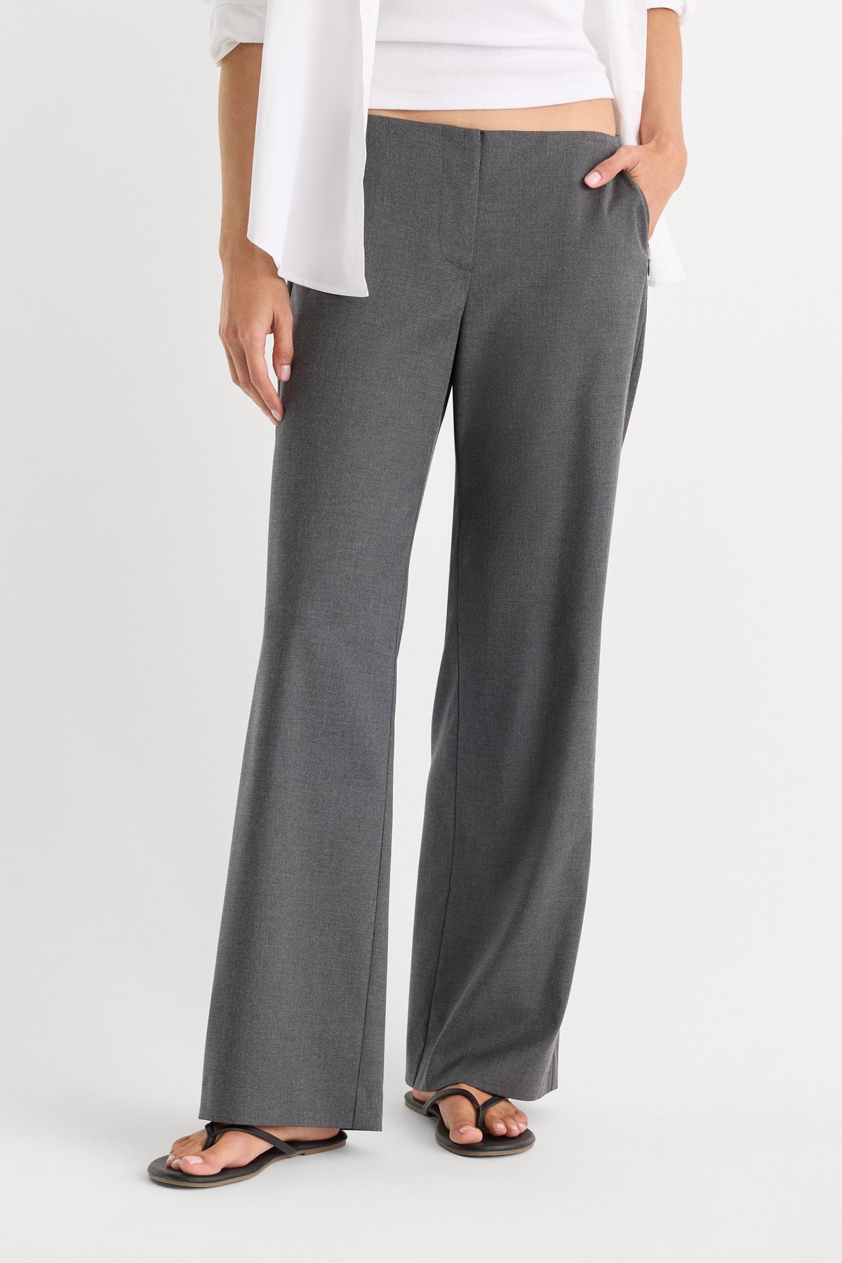 THE LOW RISE TROUSER ASH