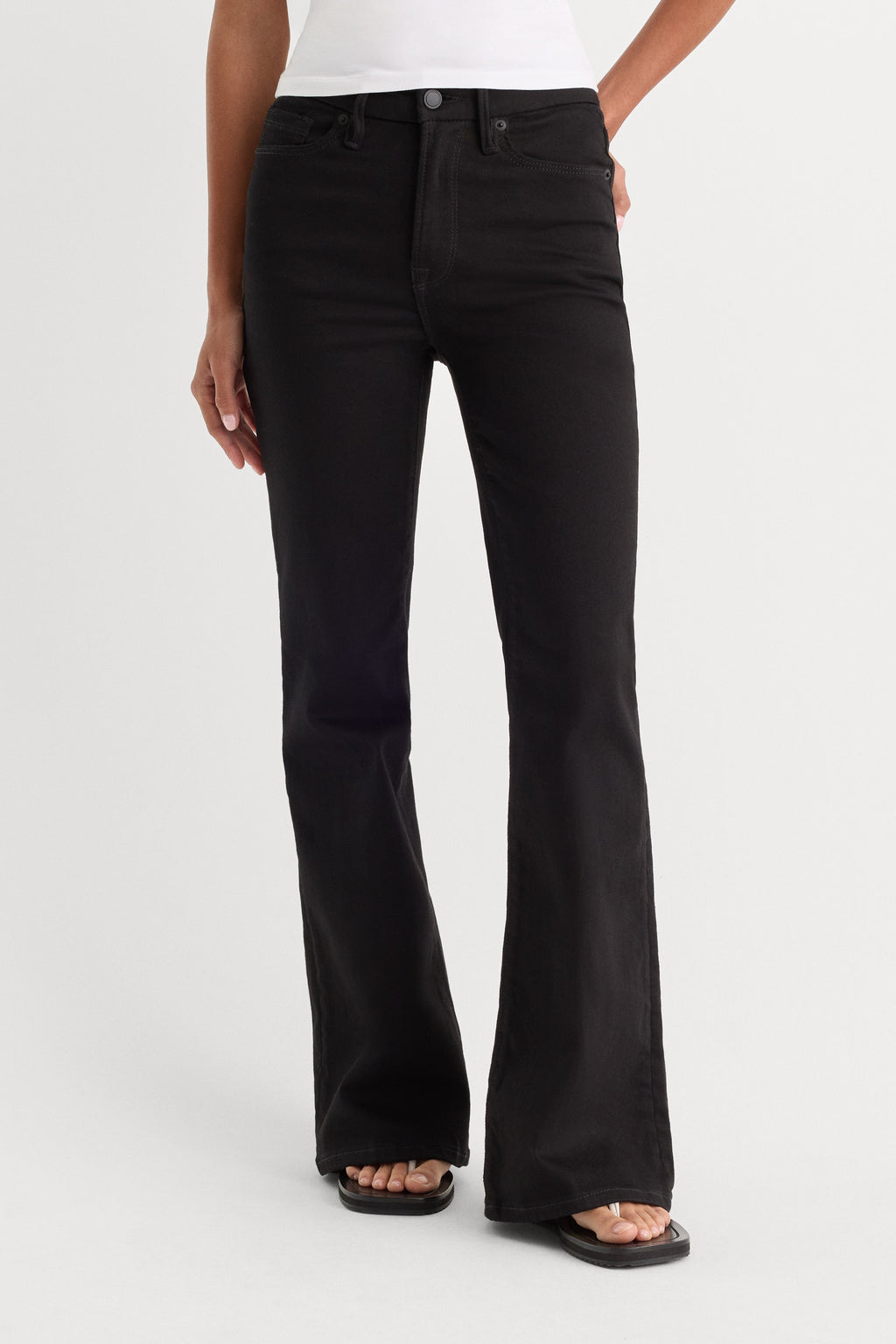 NEVER FADE GOOD PETITE FLARE JEANS BLACK