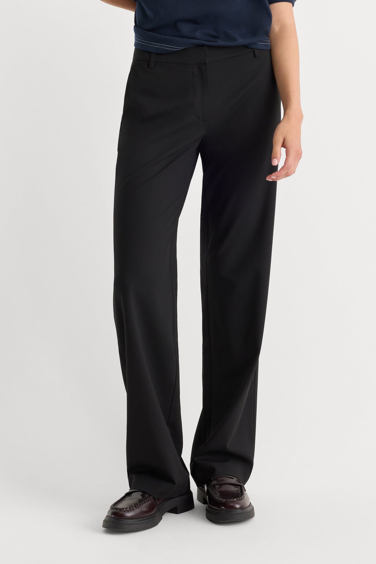 THE LOW RISE STRAIGHT LEG TROUSER BLACK001