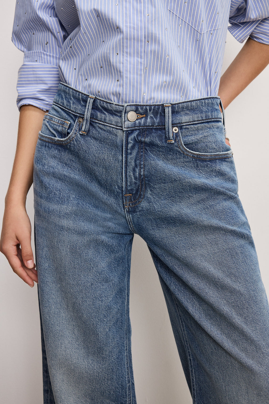 GOOD EASE PETITE RELAXED JEANS INDIGO575